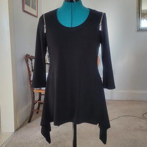 Chaus Scoopneck Black Tunic w Zipper detail